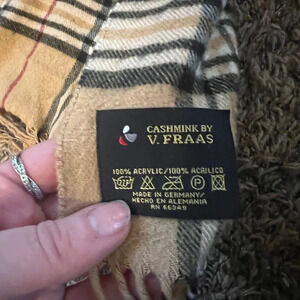 Cashmink by V.Fraas tan black plaid scarf